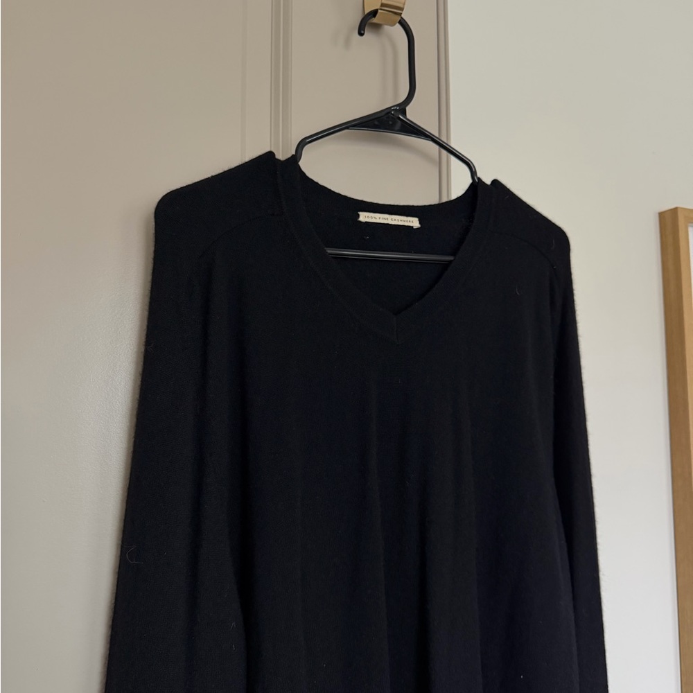 Black V-Neck Sweater cashmere